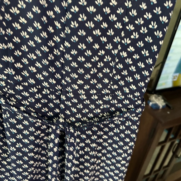 MAX STUDIO Jumpsuit Navy blue & tiny white flowers. Sleeveless, V neck with belt - Picture 6 of 6